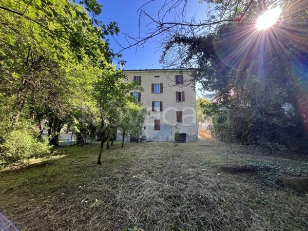 casa indipendente in vendita a Pellegrino Parmense