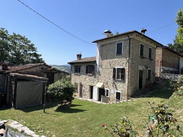 casa indipendente in vendita a Pellegrino Parmense in zona Iggio