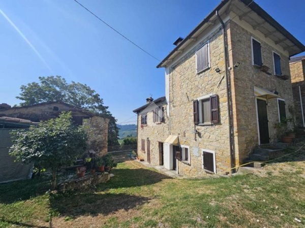 casa indipendente in vendita a Pellegrino Parmense in zona Iggio