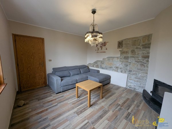 casa indipendente in vendita a Pellegrino Parmense in zona Iggio