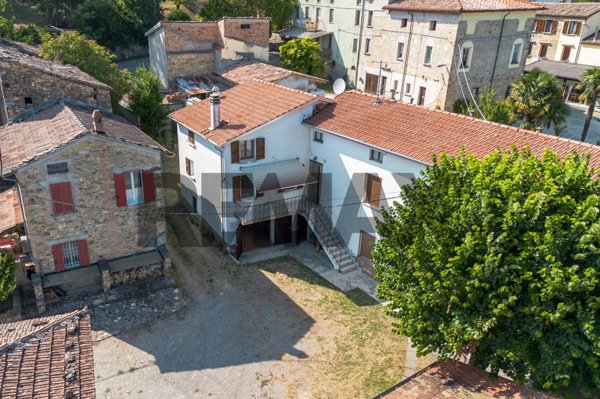 casa indipendente in vendita a Pellegrino Parmense in zona Iggio