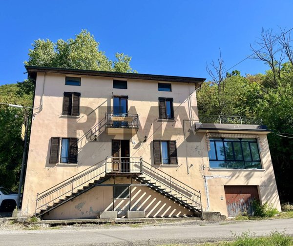 casa indipendente in vendita a Pellegrino Parmense in zona Grotta