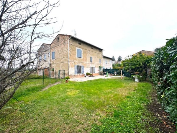 casa indipendente in vendita a Roccabianca in zona Fontanelle