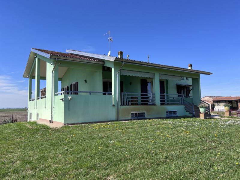 casa indipendente in vendita a Roccabianca in zona Fontanelle
