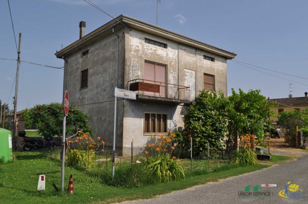 casa indipendente in vendita a Roccabianca in zona Fontanelle