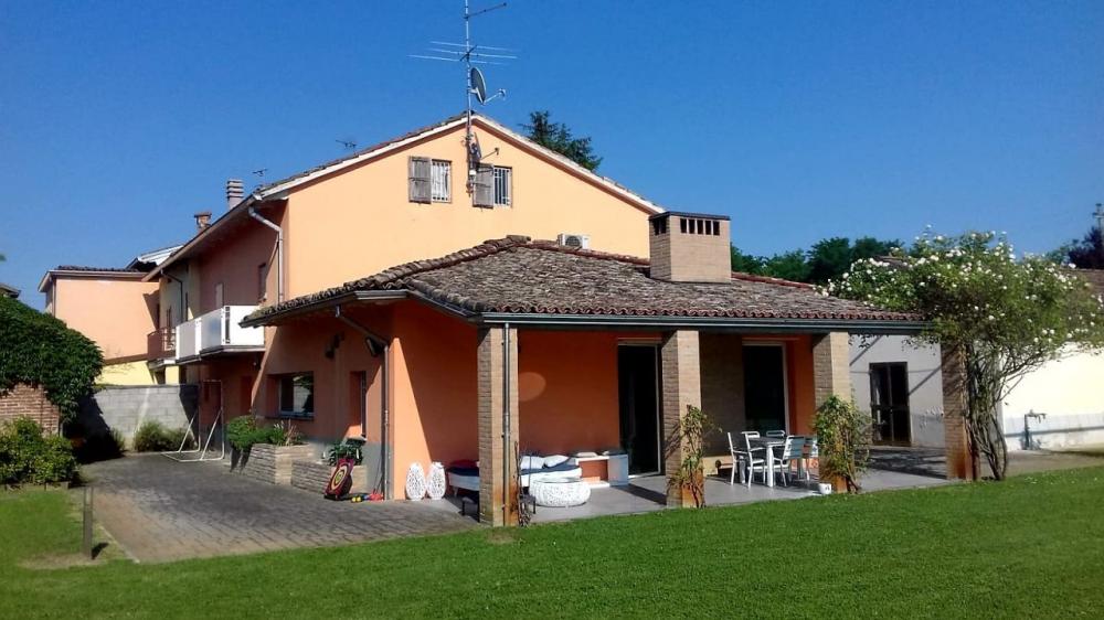 casa indipendente in vendita a Roccabianca in zona Fontanelle