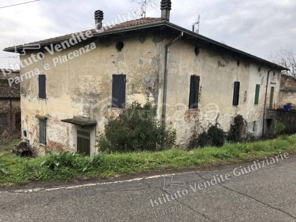 trivano in vendita a Roccabianca in zona Ragazzola