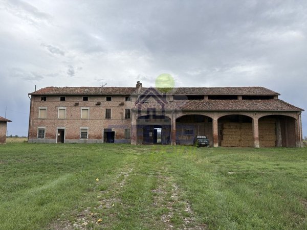 casa indipendente in vendita a Roccabianca