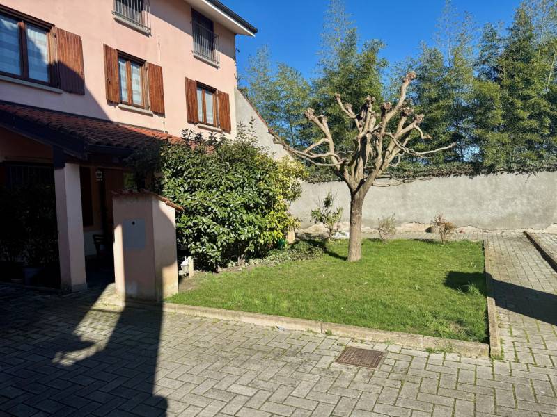 appartamento in vendita a Roccabianca in zona Fontanelle