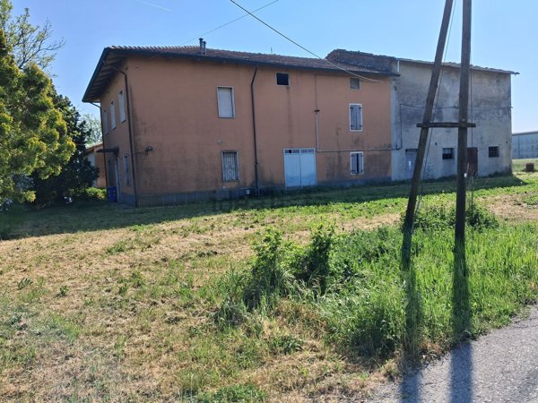 casa indipendente in vendita a Roccabianca