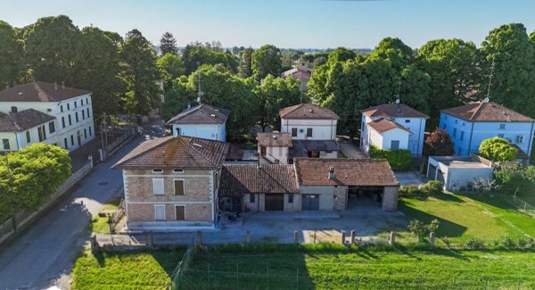 casa indipendente in vendita a Roccabianca