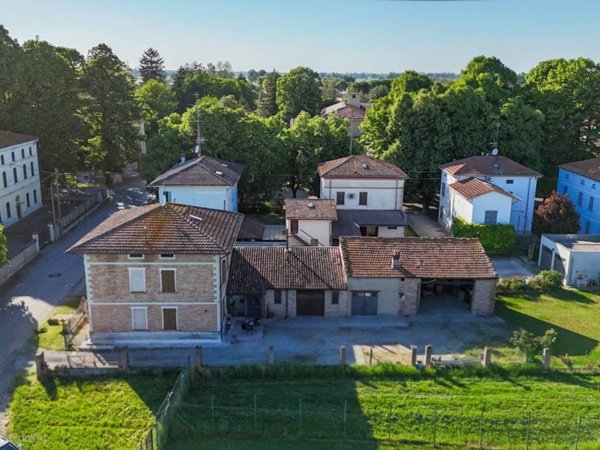casa indipendente in vendita a Roccabianca in zona Ragazzola