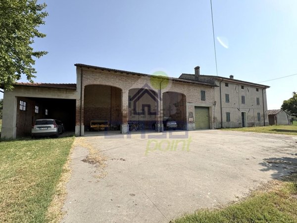 casale in vendita a Roccabianca in zona Fontanelle