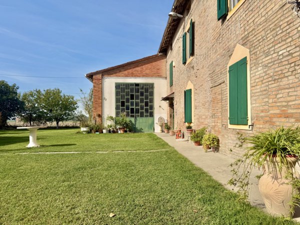 casa indipendente in vendita a Roccabianca in zona Fontanelle