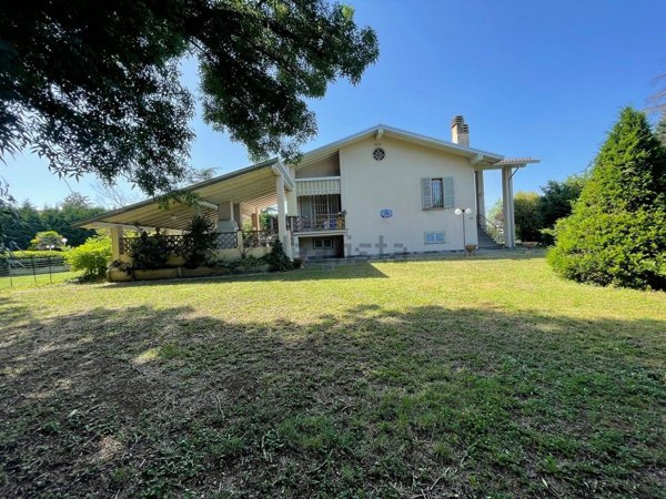 casa indipendente in vendita a Sala Baganza