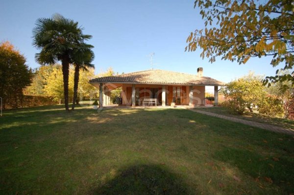 casa indipendente in vendita a Sala Baganza in zona Maiatico