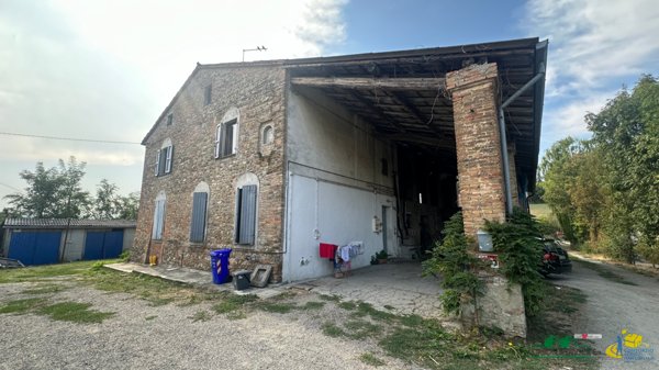casale in vendita a Sala Baganza in zona Talignano
