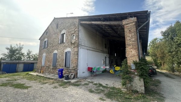 casale in vendita a Sala Baganza in zona Talignano