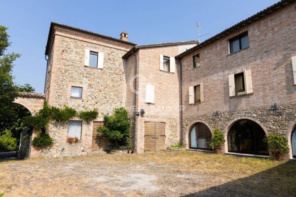 casa indipendente in vendita a Sala Baganza in zona Maiatico