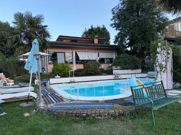 casa indipendente in vendita a Sala Baganza