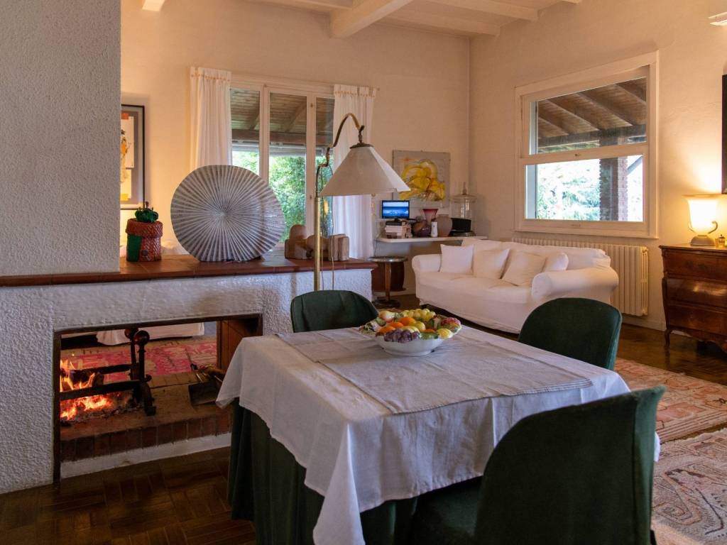 casa indipendente in vendita a Sala Baganza in zona Maiatico