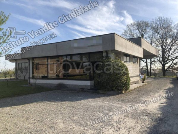 locale commerciale in vendita a Sala Baganza