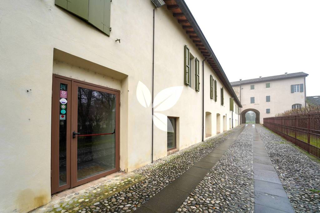 negozio in vendita a Sala Baganza