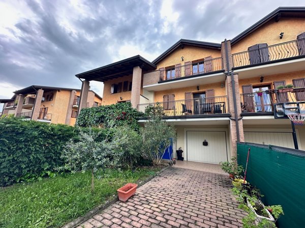 casa indipendente in vendita a Sala Baganza in zona Castellaro