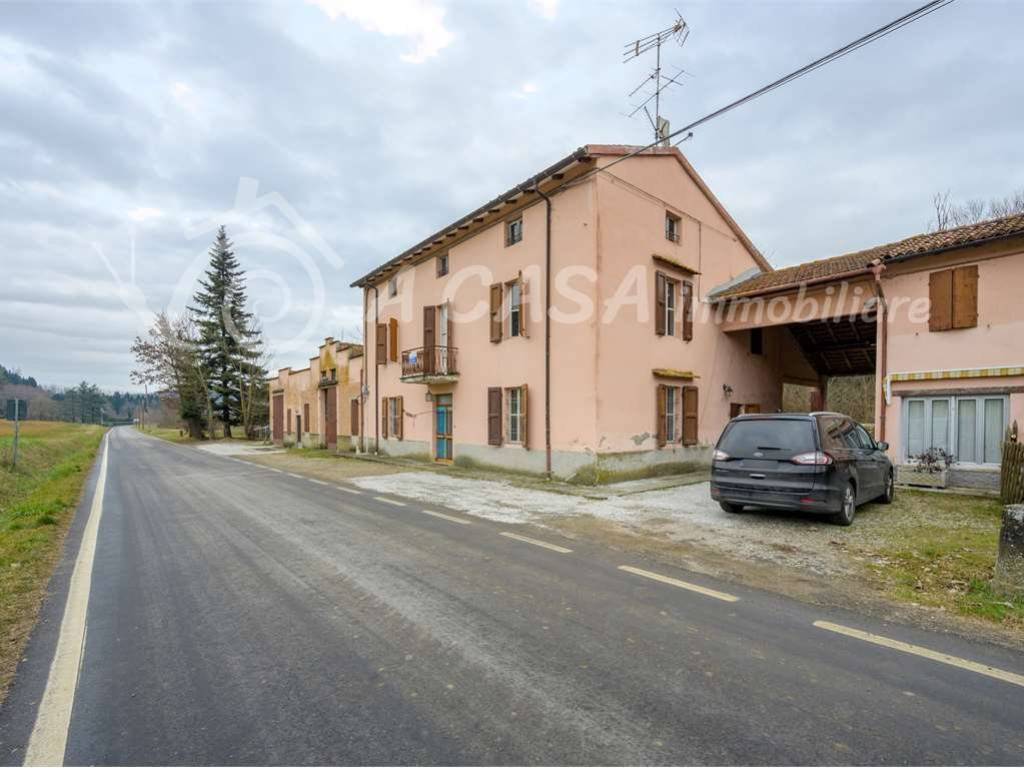 casa indipendente in vendita a Sala Baganza in zona Talignano
