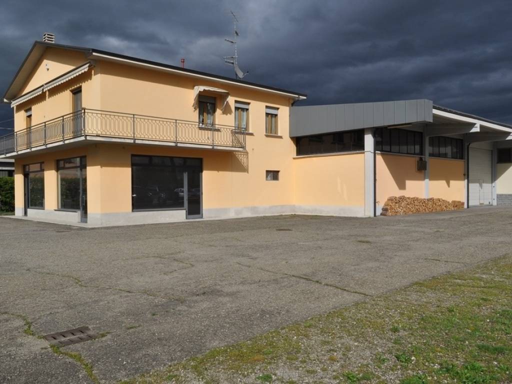 locale commerciale in vendita a Sala Baganza