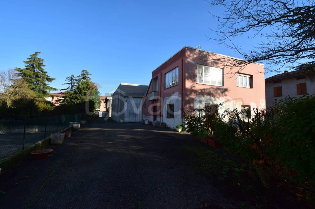 casa indipendente in vendita a Sala Baganza in zona Case Marconi