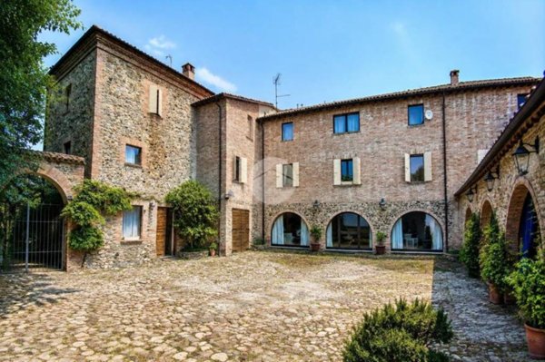 casa indipendente in vendita a Sala Baganza in zona Maiatico