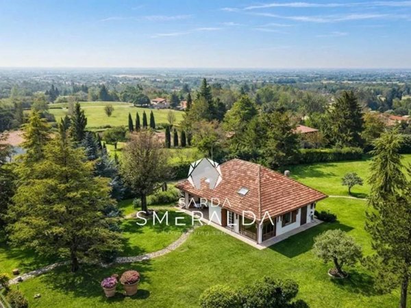 casa indipendente in vendita a Sala Baganza in zona Maiatico