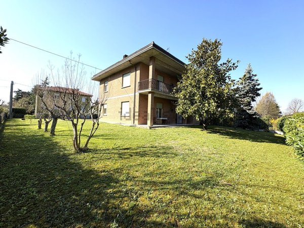 casa indipendente in vendita a Sala Baganza in zona Case Marconi