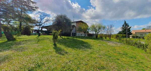 casa indipendente in vendita a Sala Baganza in zona Maiatico