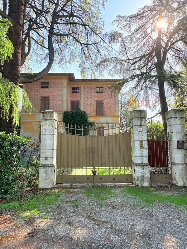 casa indipendente in vendita a Sala Baganza in zona Case Marconi