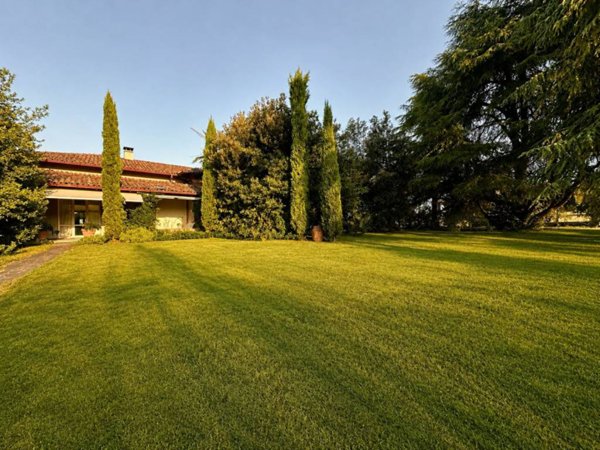 casa indipendente in vendita a Sala Baganza in zona Maiatico