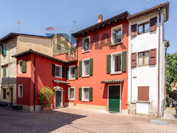 casa indipendente in vendita a Sala Baganza in zona Case Marconi