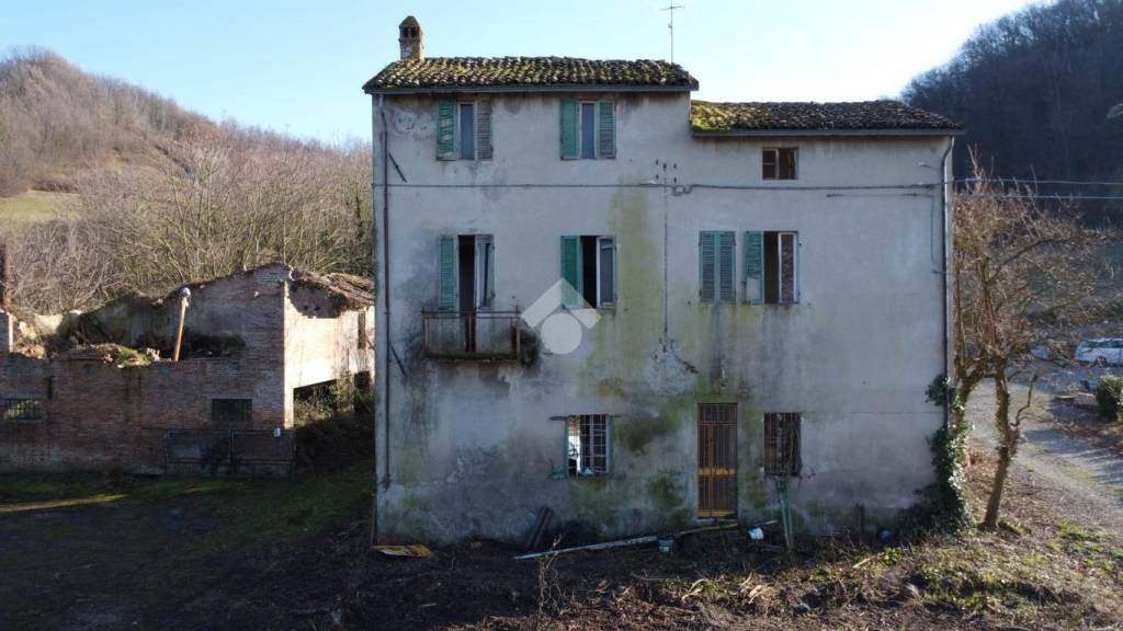 casa indipendente in vendita a Salsomaggiore Terme