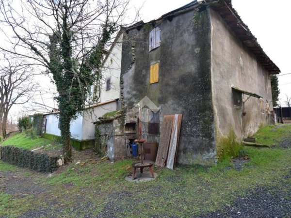 casa indipendente in vendita a Salsomaggiore Terme in zona San Nicomede