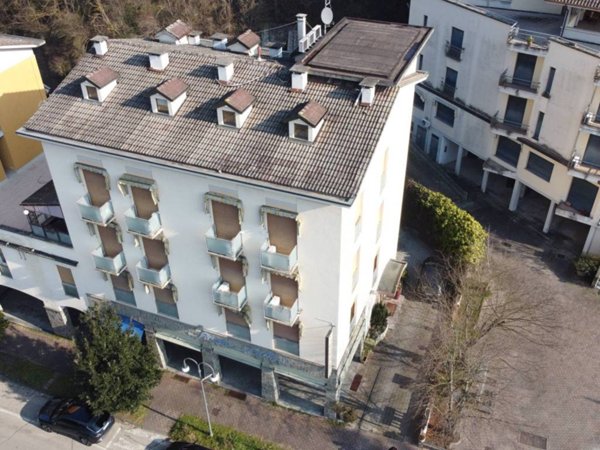 intera palazzina in vendita a Salsomaggiore Terme in zona Tabiano Bagni