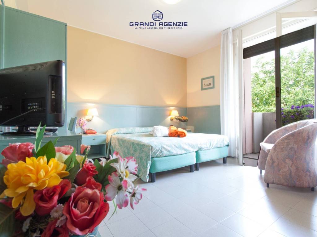 negozio in vendita a Salsomaggiore Terme in zona Tabiano Bagni