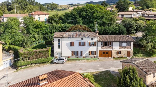 casa indipendente in vendita a Salsomaggiore Terme in zona Costa