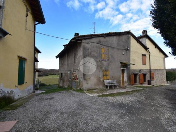 casa indipendente in vendita a Salsomaggiore Terme in zona San Nicomede