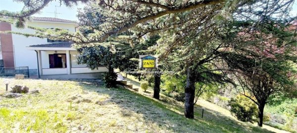 casa indipendente in vendita a Salsomaggiore Terme in zona Contignaco