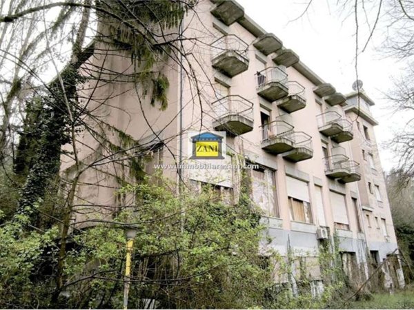 intera palazzina in vendita a Salsomaggiore Terme in zona Tabiano Bagni