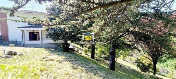 casa indipendente in vendita a Salsomaggiore Terme in zona Contignaco