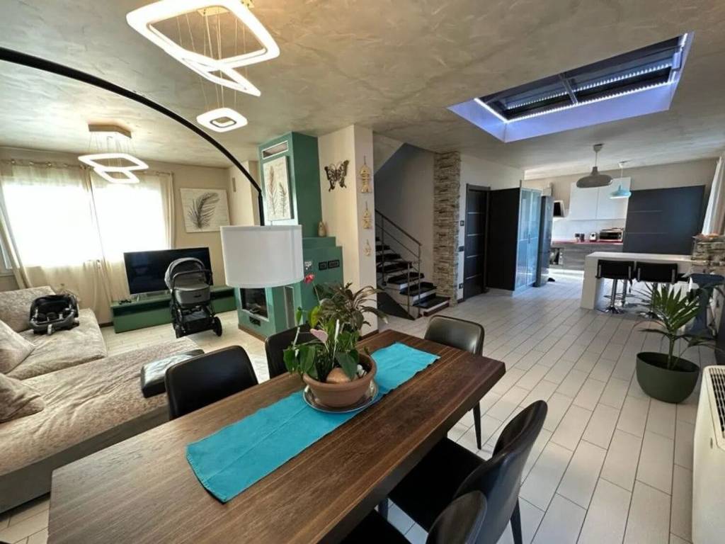 casa indipendente in vendita a Salsomaggiore Terme in zona Cangelasio