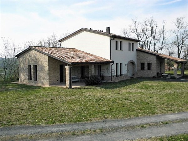 casa indipendente in vendita a Salsomaggiore Terme in zona Tabiano Castello