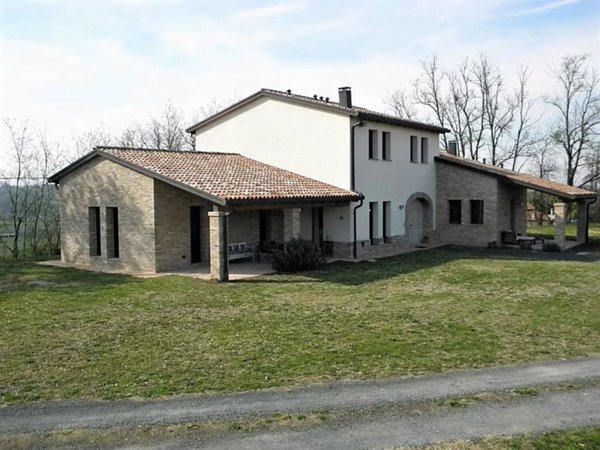 casa indipendente in vendita a Salsomaggiore Terme in zona Tabiano Castello